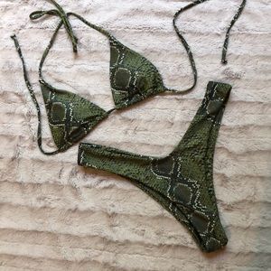 NWOT snakeskin zaful bikini